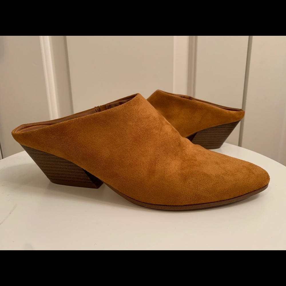 Slip-on Mustard Mules